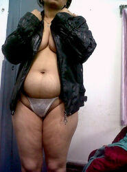 unshaved indian female cootchie. Photo #2