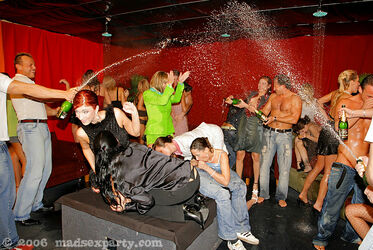 club party orgy. Photo #4