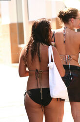 teen girls naked in public. Photo #5