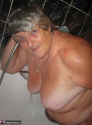girl naked in shower. Photo #2