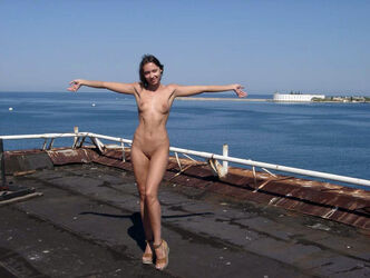 nude women public. Photo #2