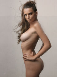 emily ratakowski naked. Photo #4