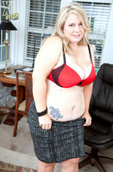 fat naked blonde. Photo #6