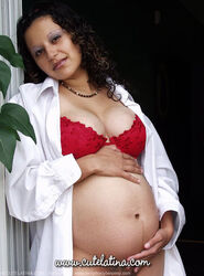 nude pregnant latina. Photo #5