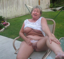 chubby granny nude. Photo #7