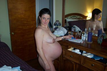 amateur pregnant porn. Photo #3