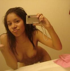 girlfriends nude selfie. Photo #5