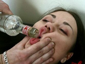 drunk girl blowjob. Photo #5