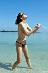 teens beach topless. Photo #4