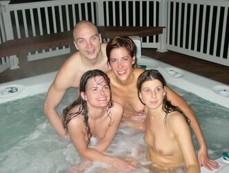 hot tub swingers. Photo #5