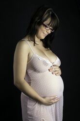 naked pregnant girlfriend. Photo #3
