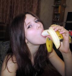 amateur teen girlfriend pics. Photo #2